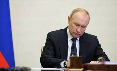 Президент России Владимир Путин подписал закон, который позволит снизить уровень дотационности местных бюджетов и снять сопутствующие ограничения.